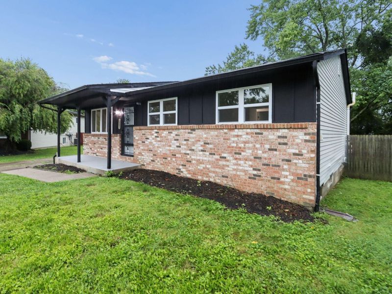 5385 Sherry Court , Columbus, OH 43232 Photo 4