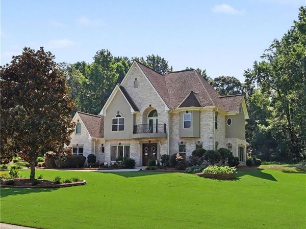 53 Saint Ives Circle , Winder, GA 30680