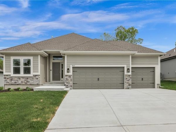 3323 NW 93rd Street, Kansas City, MO 64154