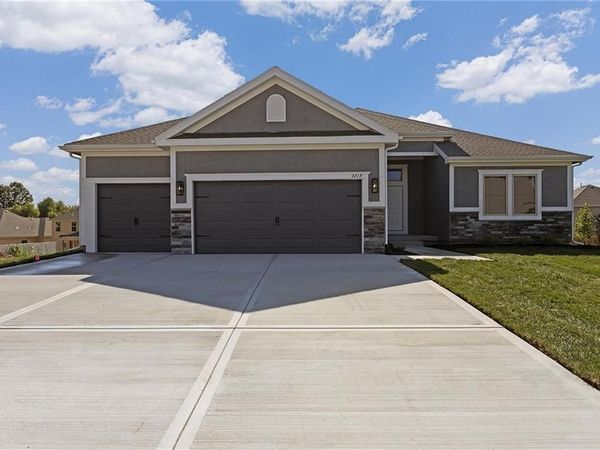 3327 NW 93rd Street, Kansas City, MO 64154
