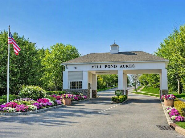 74 Miro Place , Port Washington, NY 11050