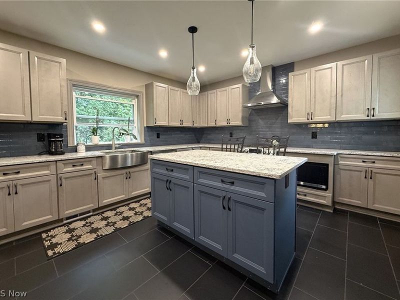 10990 Mayfield Road, Chardon, OH 44024 Photo 10