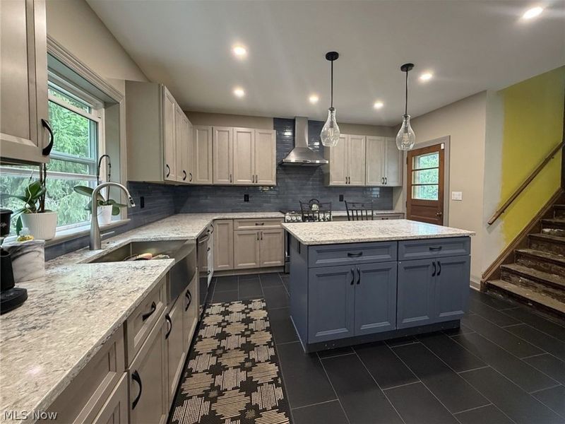 10990 Mayfield Road, Chardon, OH 44024 Photo 3