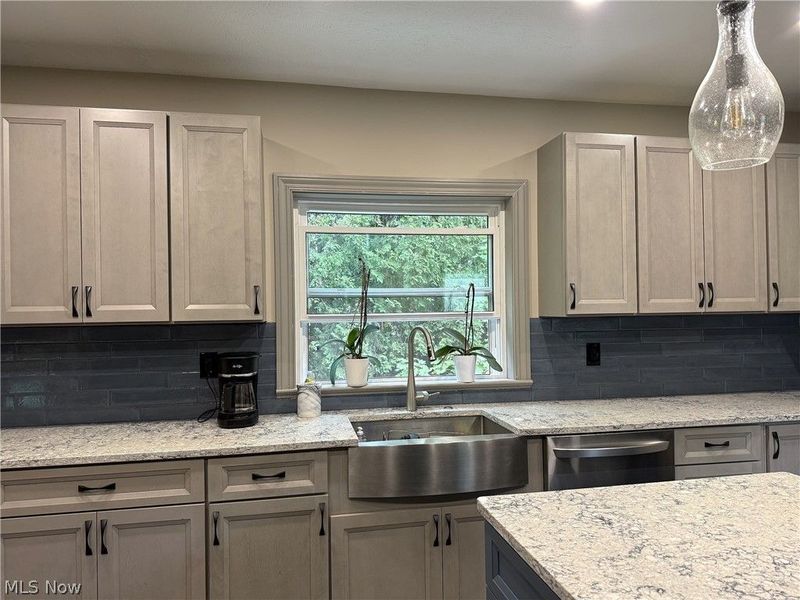 10990 Mayfield Road, Chardon, OH 44024 Photo 8