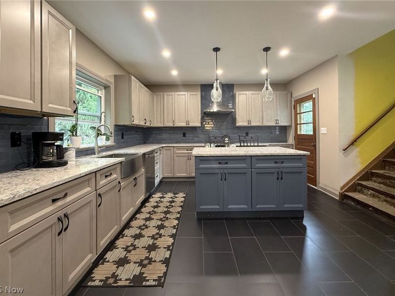 10990 Mayfield Road, Chardon, OH 44024 Photo 9