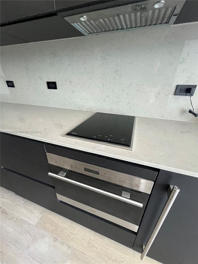 20 NE 11 St, Unit 1204, Miami, FL 33132 Photo