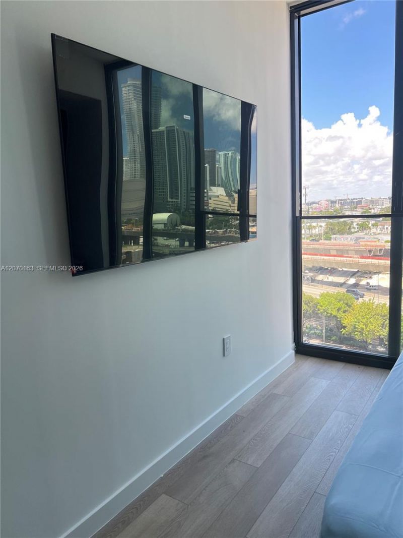 20 NE 11 St, Unit 1204, Miami, FL 33132 Photo