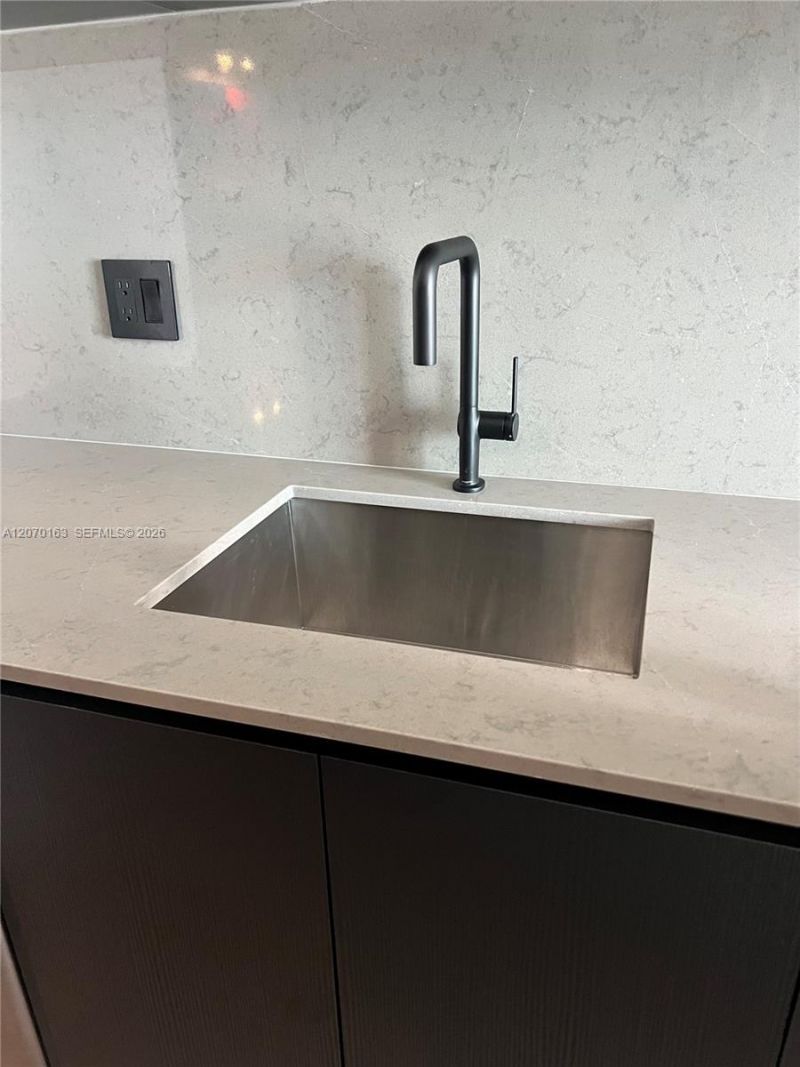 20 NE 11 St, Unit 1204, Miami, FL 33132 Photo