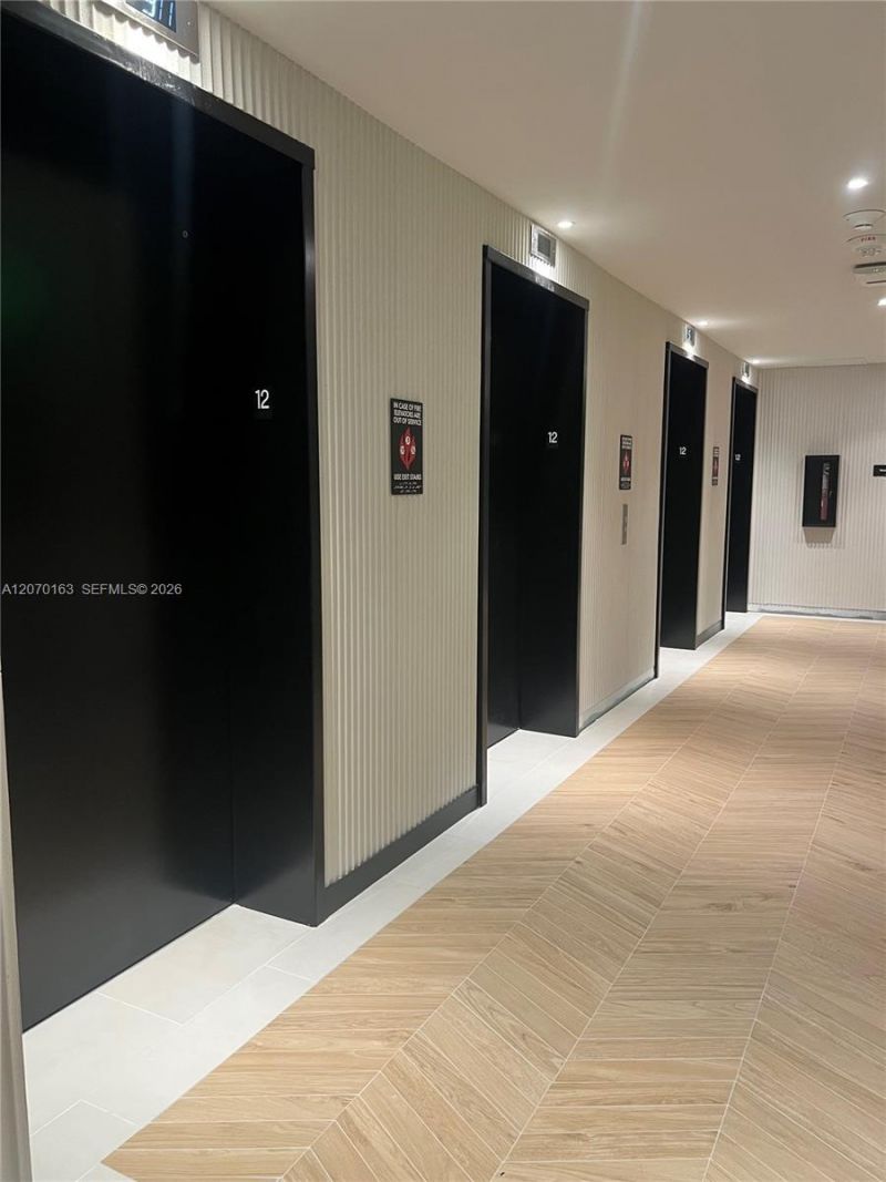 20 NE 11 St, Unit 1204, Miami, FL 33132 Photo