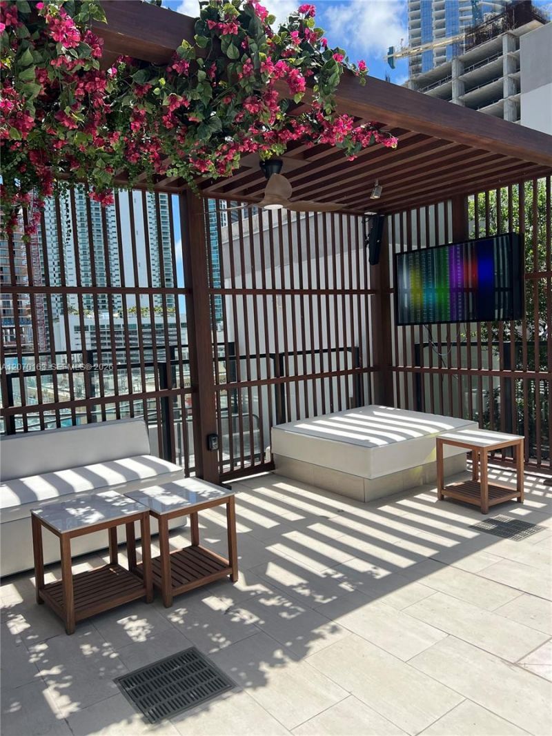 20 NE 11 St, Unit 1204, Miami, FL 33132 Photo
