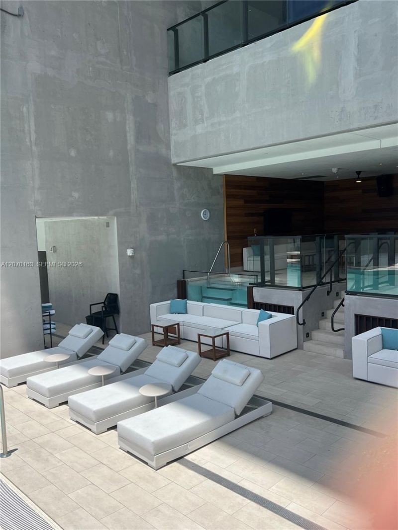 20 NE 11 St, Unit 1204, Miami, FL 33132 Photo