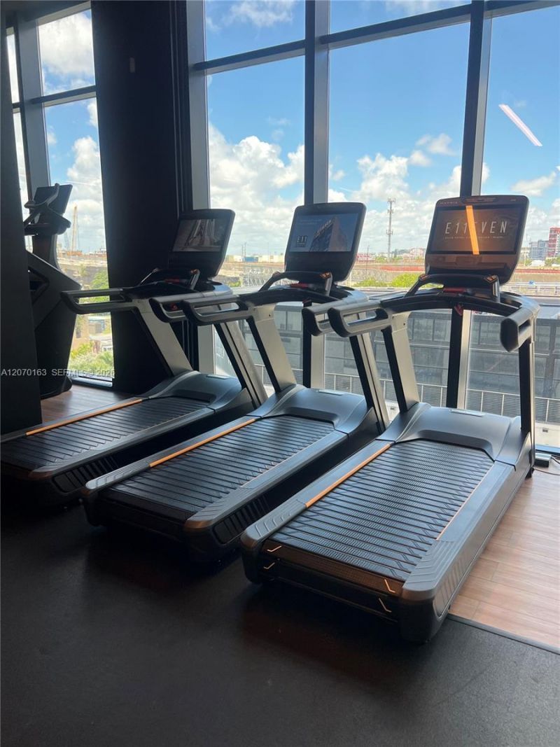 20 NE 11 St, Unit 1204, Miami, FL 33132 Photo