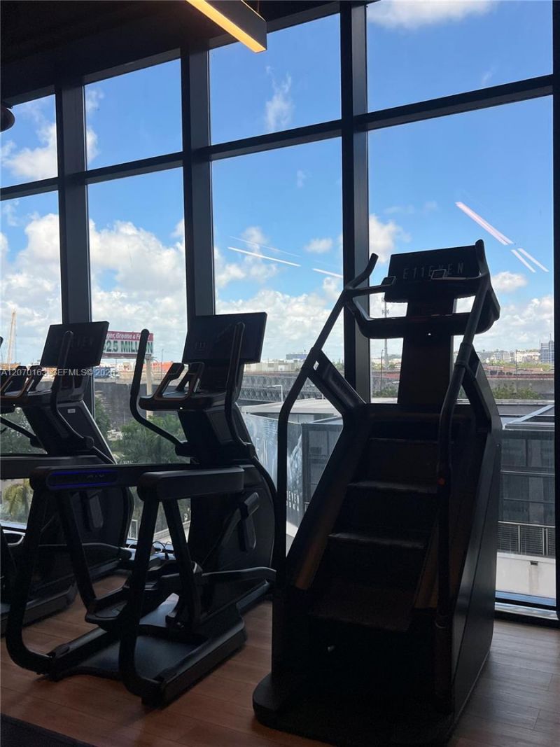 20 NE 11 St, Unit 1204, Miami, FL 33132 Photo
