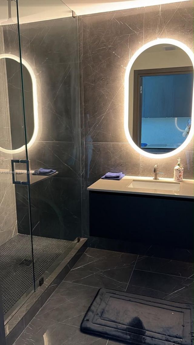 20 NE 11 St, Unit 1204, Miami, FL 33132 Photo