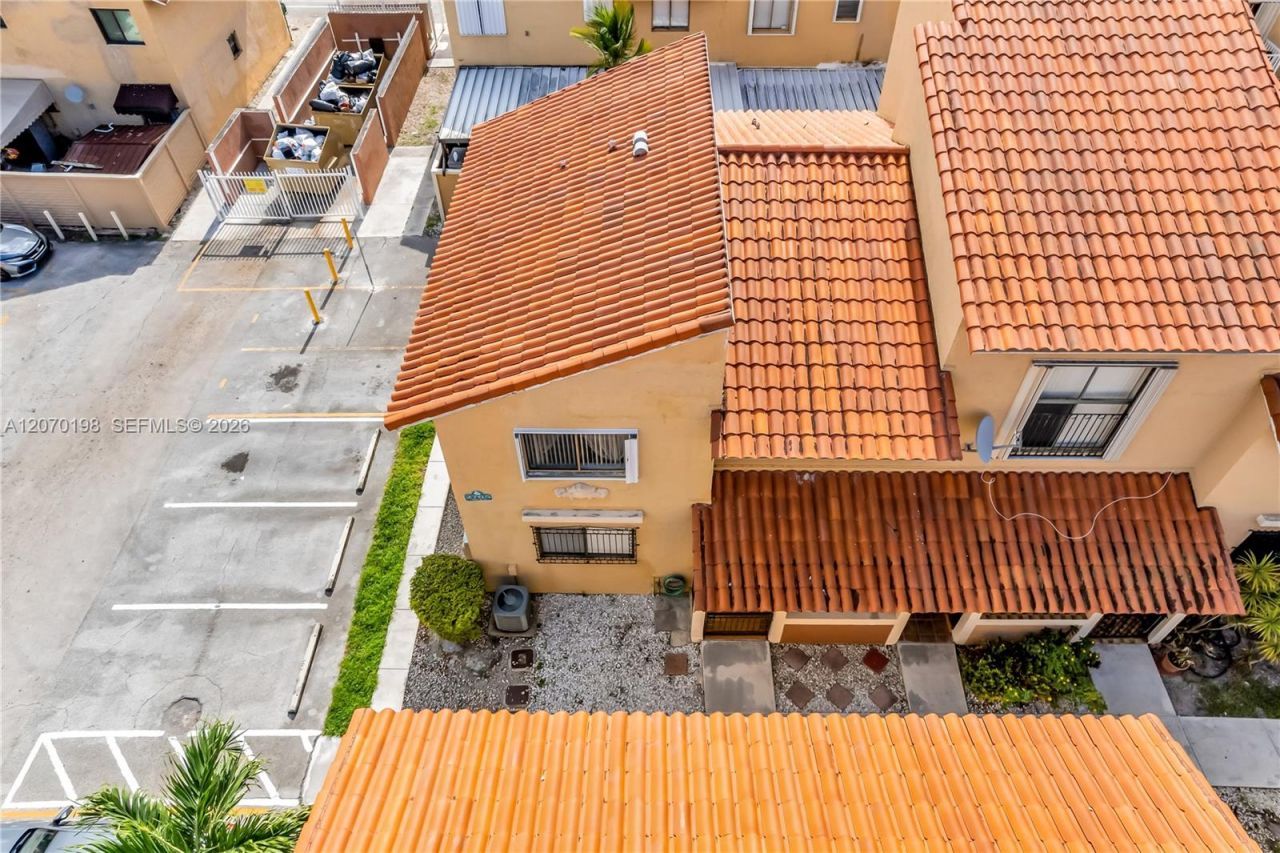 2765 W 61st Pl, Unit 103, Hialeah, FL 33016 Photo
