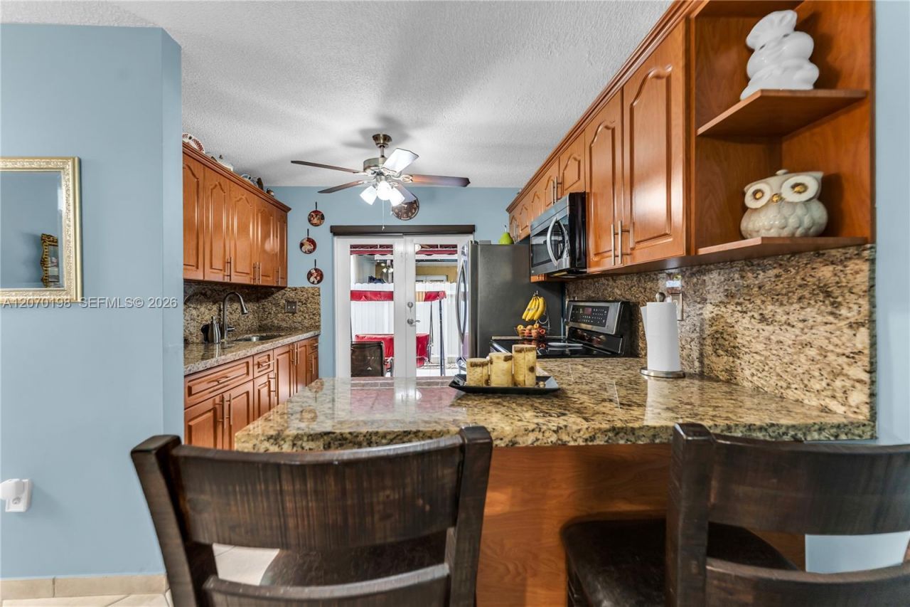 2765 W 61st Pl, Unit 103, Hialeah, FL 33016 Photo