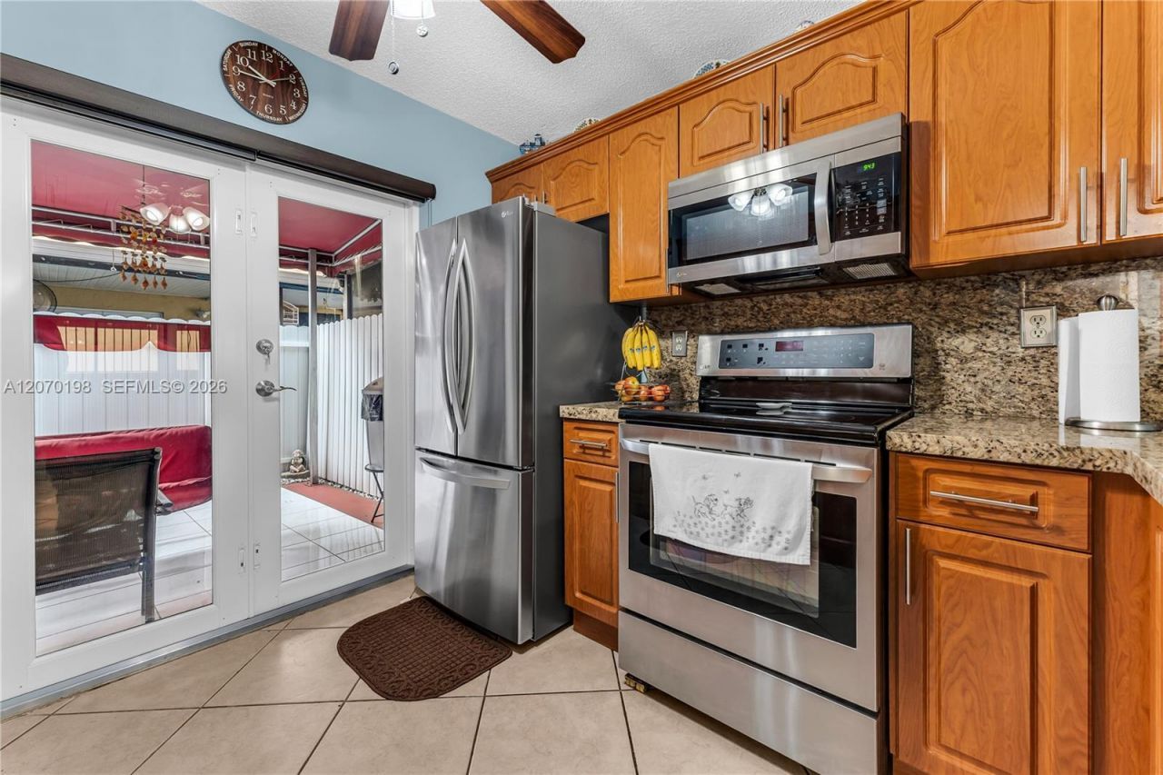2765 W 61st Pl, Unit 103, Hialeah, FL 33016 Photo