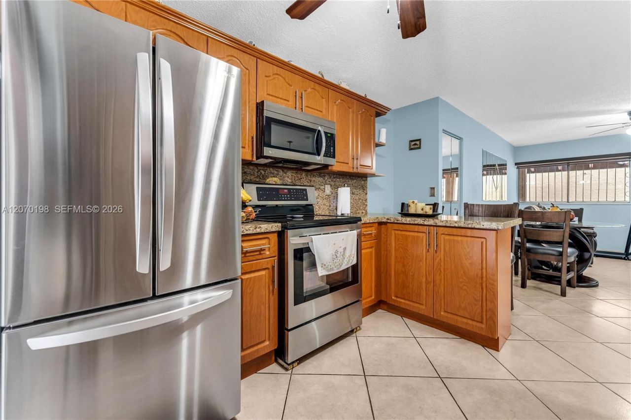 2765 W 61st Pl, Unit 103, Hialeah, FL 33016 Photo