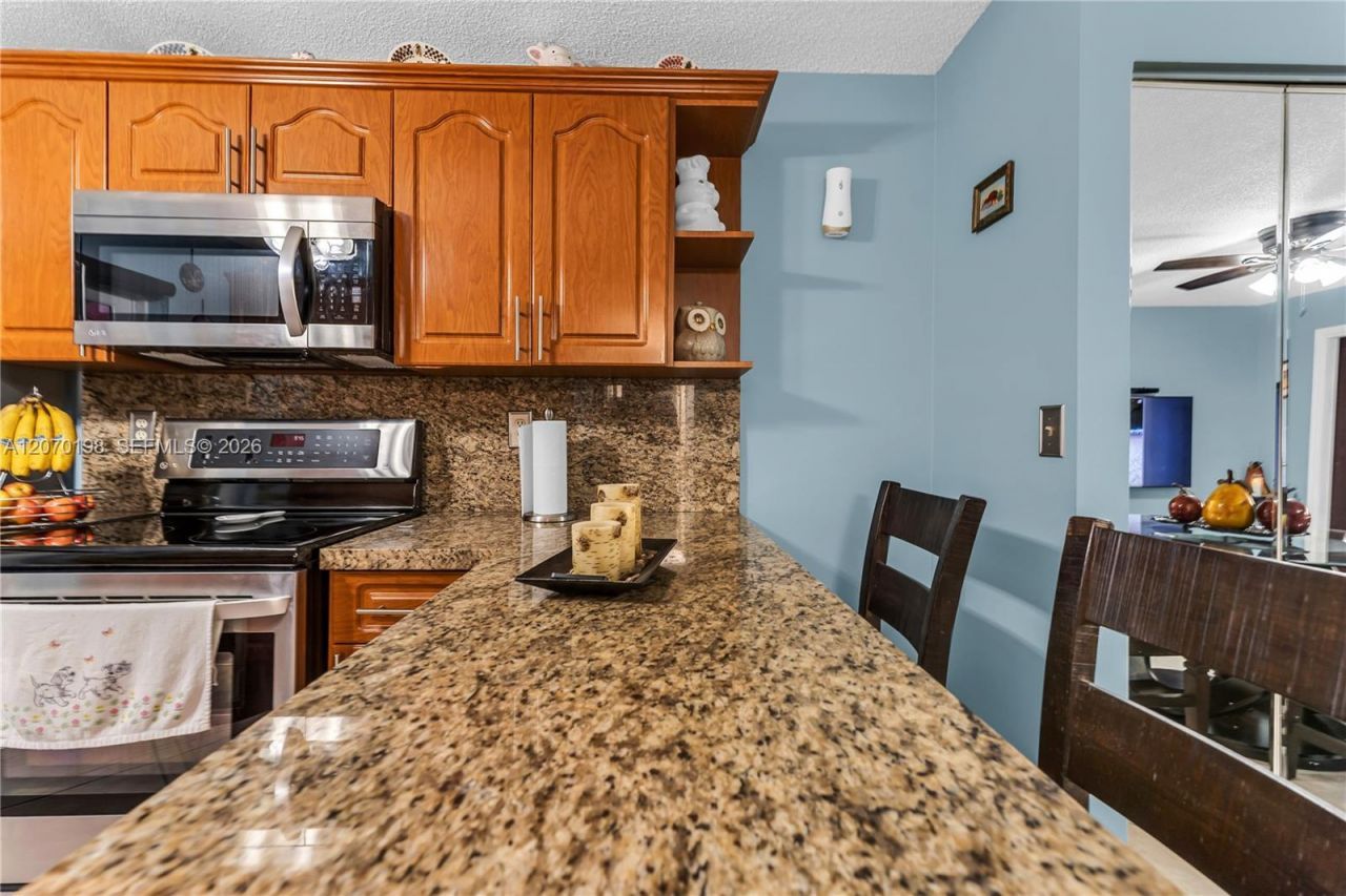 2765 W 61st Pl, Unit 103, Hialeah, FL 33016 Photo