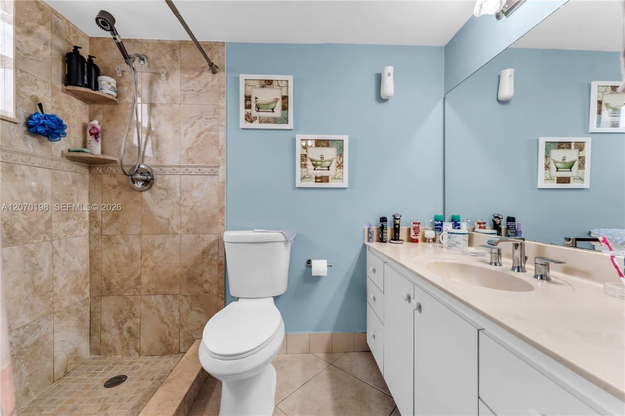 2765 W 61st Pl, Unit 103, Hialeah, FL 33016 Photo