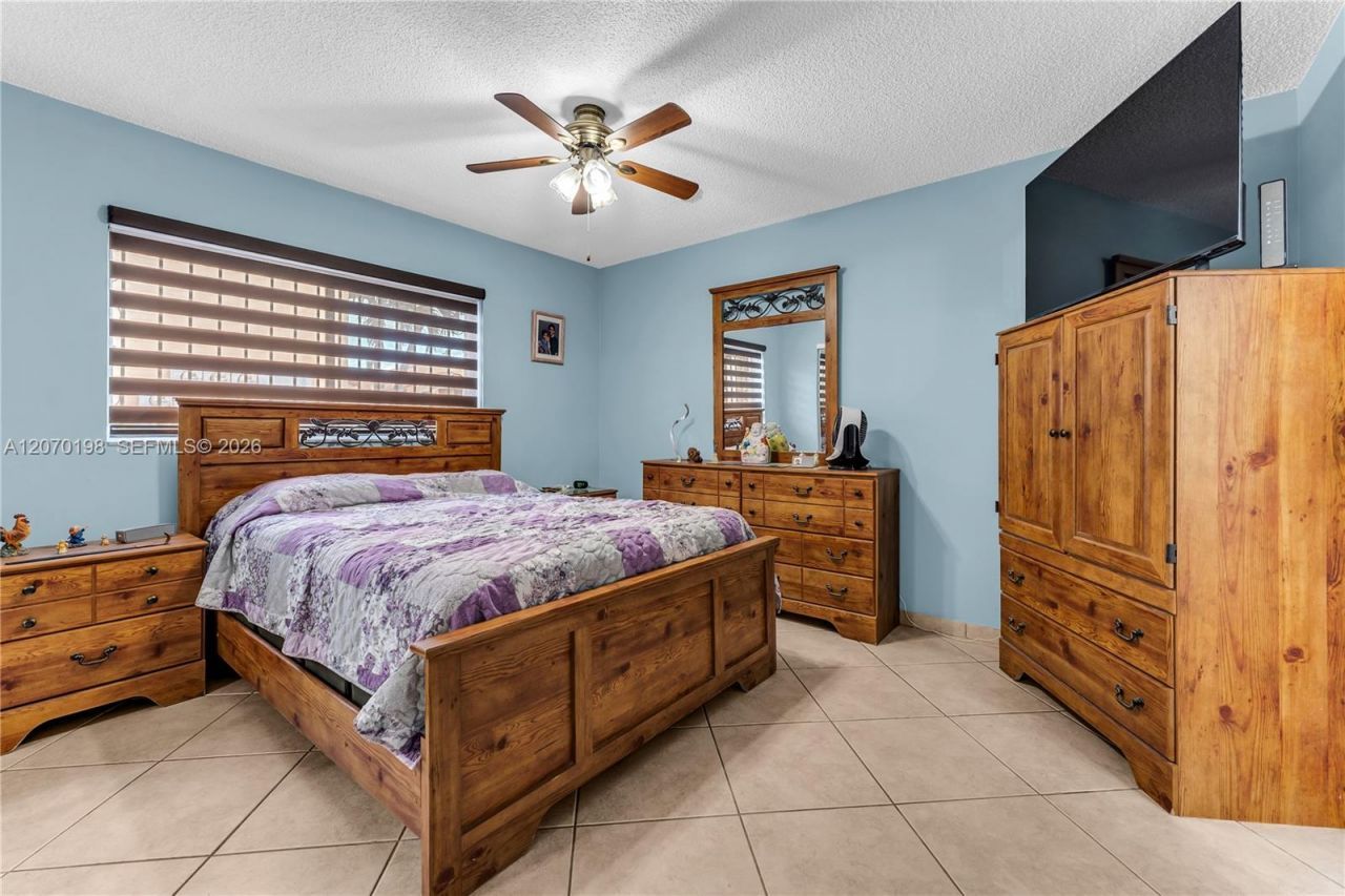 2765 W 61st Pl, Unit 103, Hialeah, FL 33016 Photo