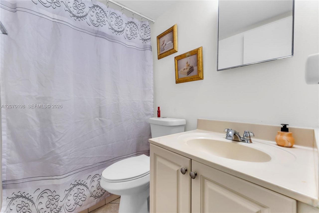 2765 W 61st Pl, Unit 103, Hialeah, FL 33016 Photo