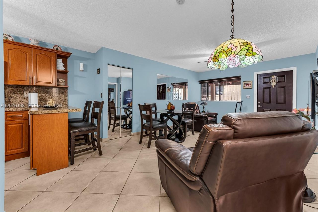 2765 W 61st Pl, Unit 103, Hialeah, FL 33016 Photo