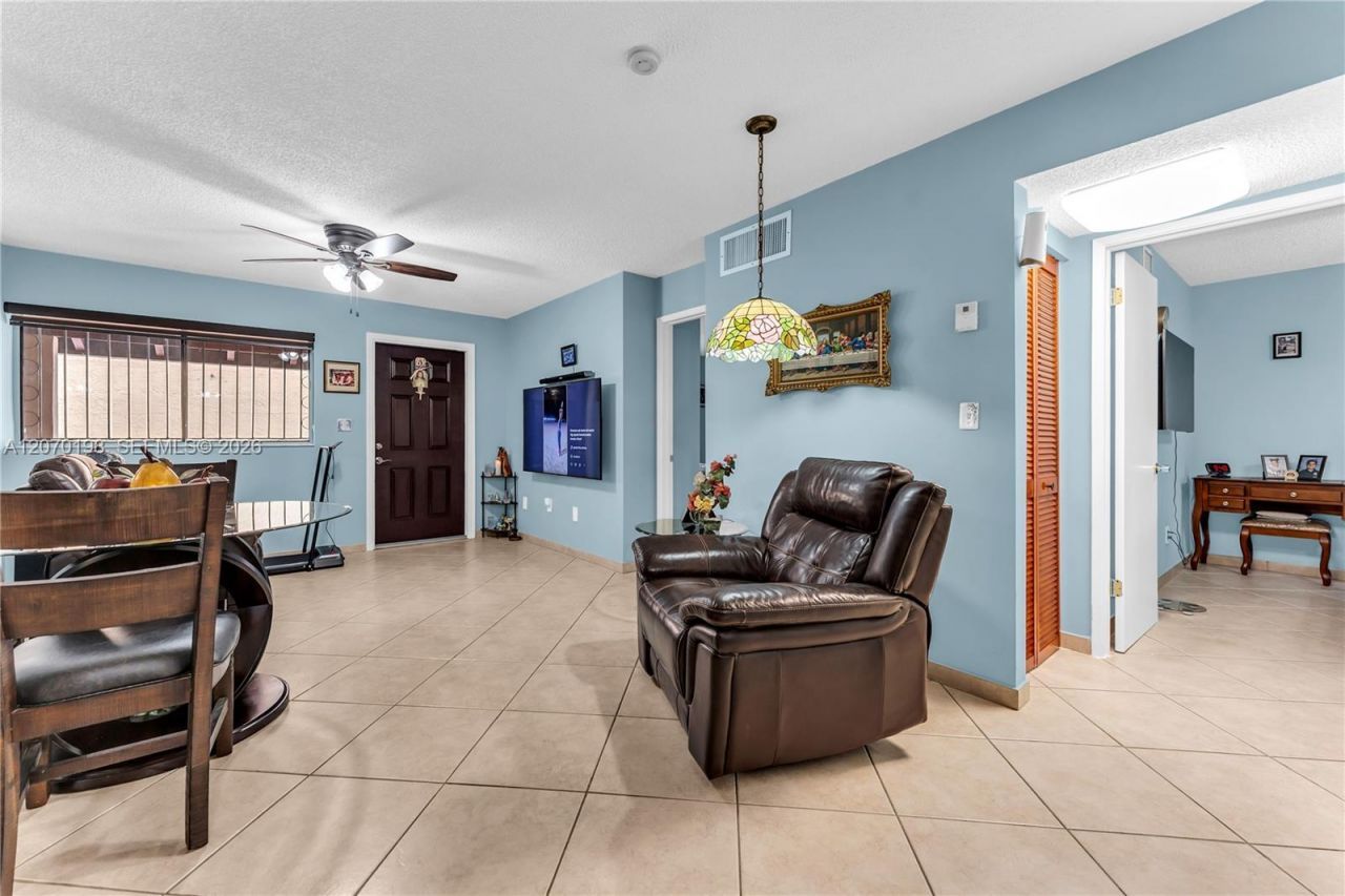 2765 W 61st Pl, Unit 103, Hialeah, FL 33016 Photo