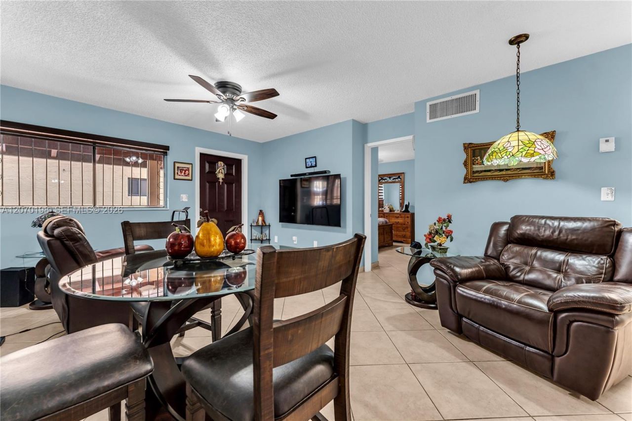 2765 W 61st Pl, Unit 103, Hialeah, FL 33016 Photo