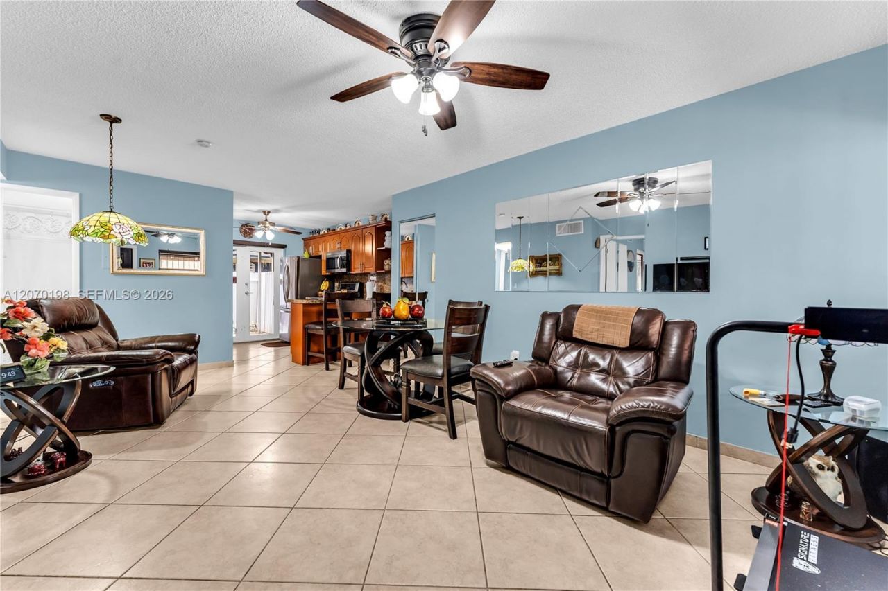 2765 W 61st Pl, Unit 103, Hialeah, FL 33016 Photo