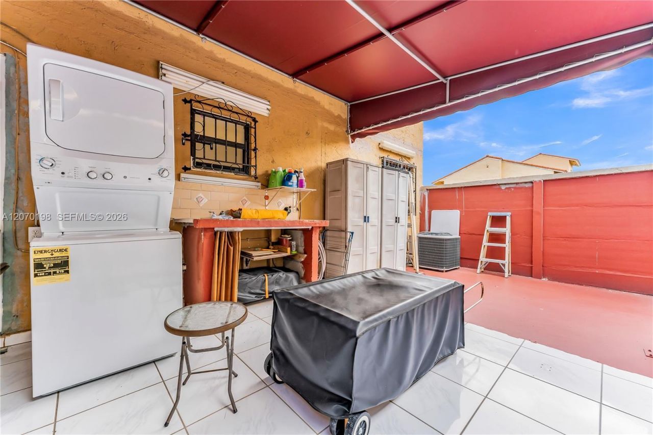 2765 W 61st Pl, Unit 103, Hialeah, FL 33016 Photo