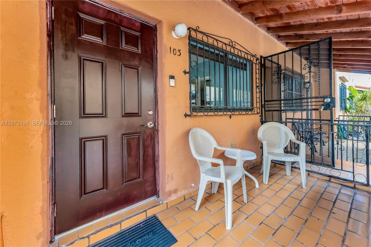 2765 W 61st Pl, Unit 103, Hialeah, FL 33016 Photo