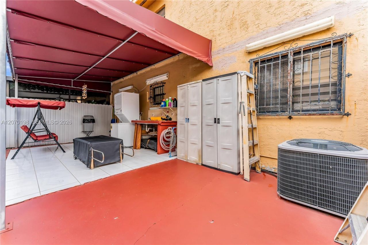 2765 W 61st Pl, Unit 103, Hialeah, FL 33016 Photo