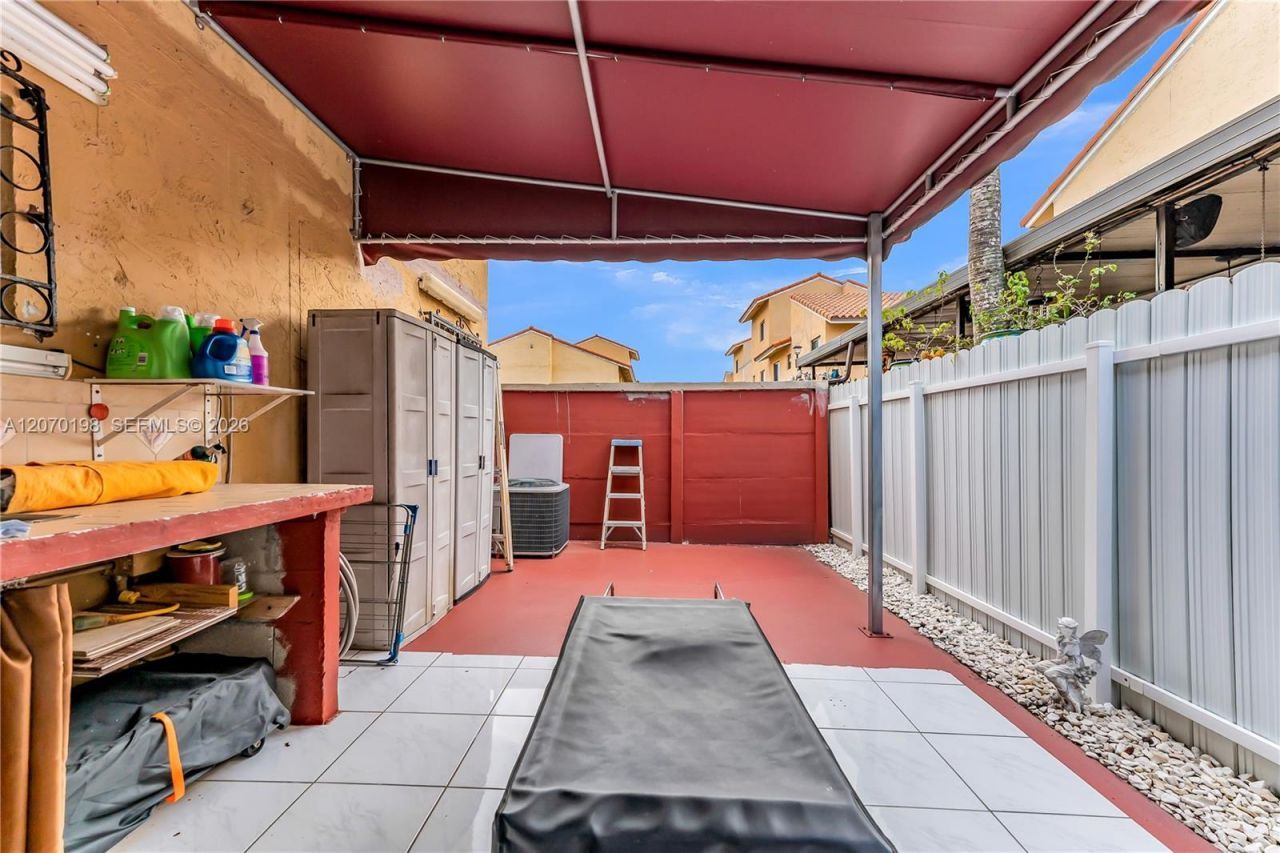 2765 W 61st Pl, Unit 103, Hialeah, FL 33016 Photo
