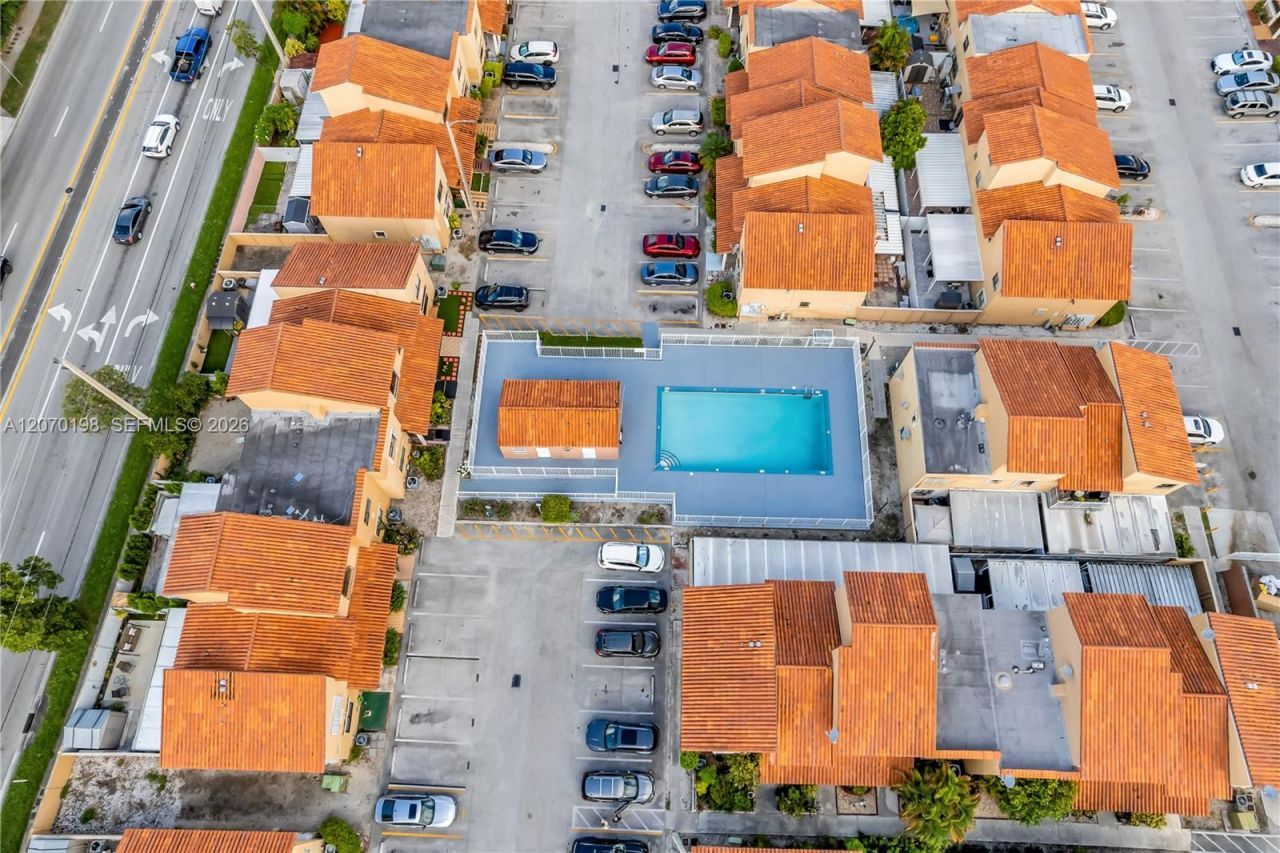 2765 W 61st Pl, Unit 103, Hialeah, FL 33016 Photo