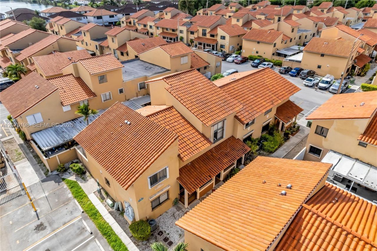 2765 W 61st Pl, Unit 103, Hialeah, FL 33016 Photo