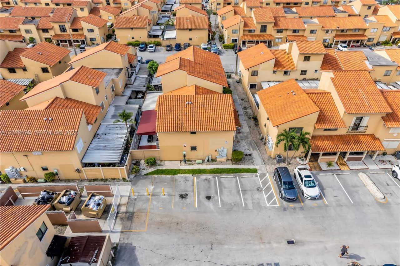 2765 W 61st Pl, Unit 103, Hialeah, FL 33016 Photo