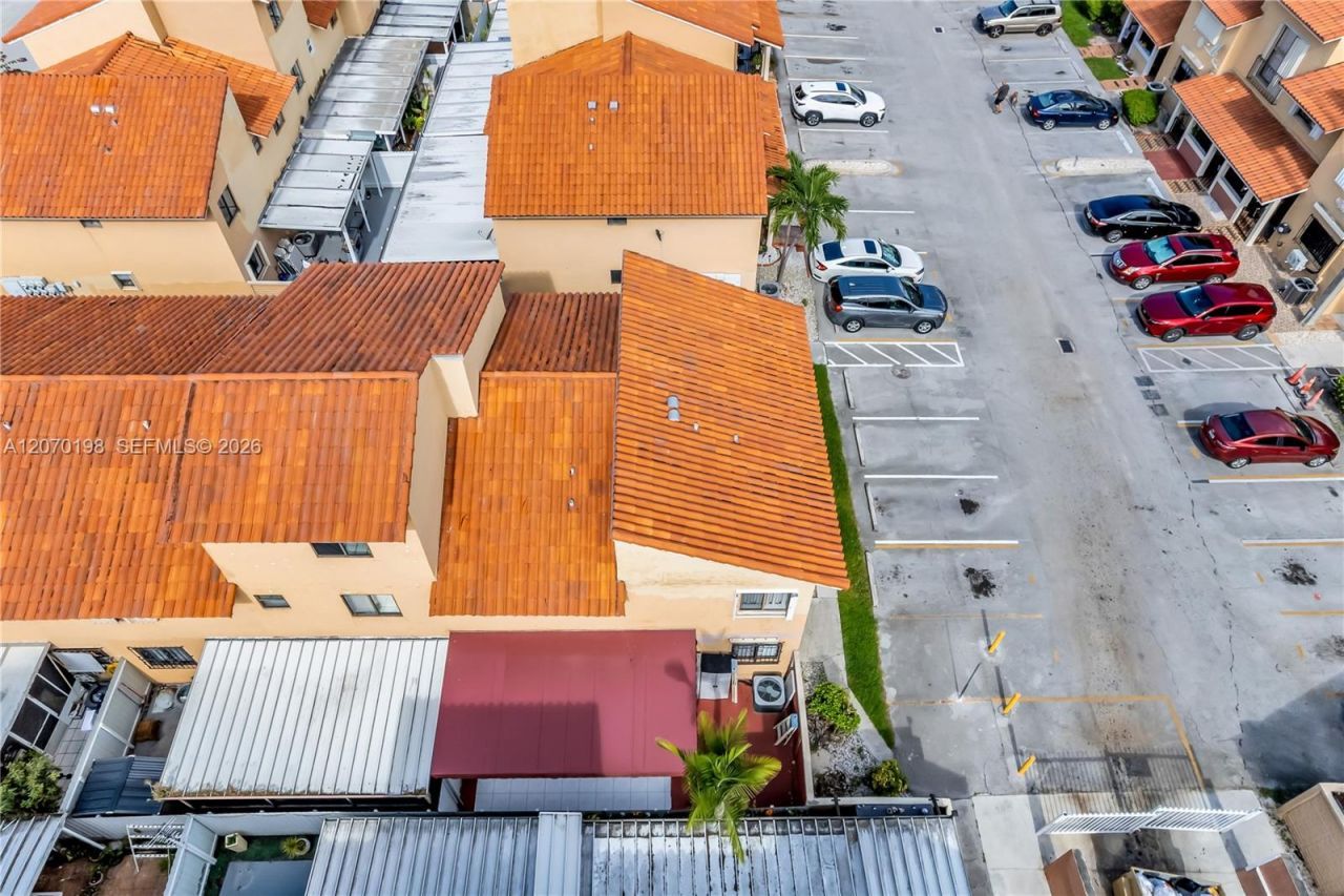 2765 W 61st Pl, Unit 103, Hialeah, FL 33016 Photo