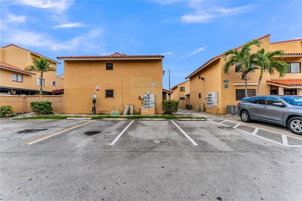 2765 W 61st Pl, Unit 103, Hialeah, FL 33016 Photo
