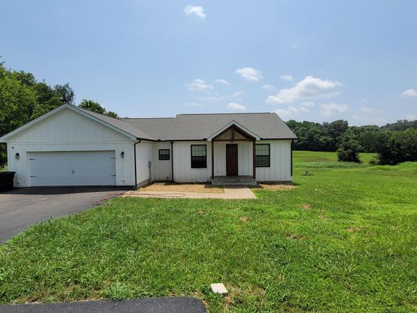 707 W Old A J Highway W, New Market, TN 37820