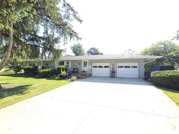 521 NW 1st Avenue , Galva, IL 61434