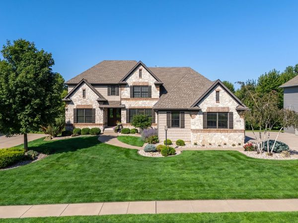 6278 Cardinal Road , Bettendorf, IA 52722