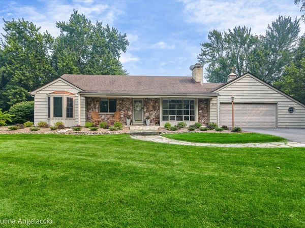 25271 W Elm Grove Drive , Barrington, IL 60010