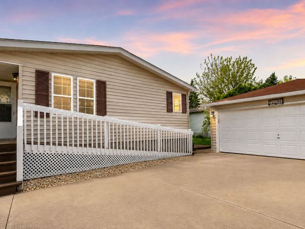 22734 Ravisloe Lane , Frankfort, IL 60423