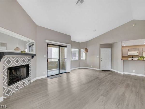 5074 S Rainbow Boulevard, Unit 206, Las Vegas, NV 89118