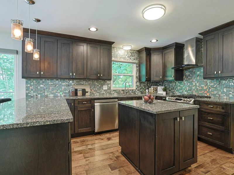 8702 Appleknoll Lane, Sycamore Township, OH 45236 Photo 16