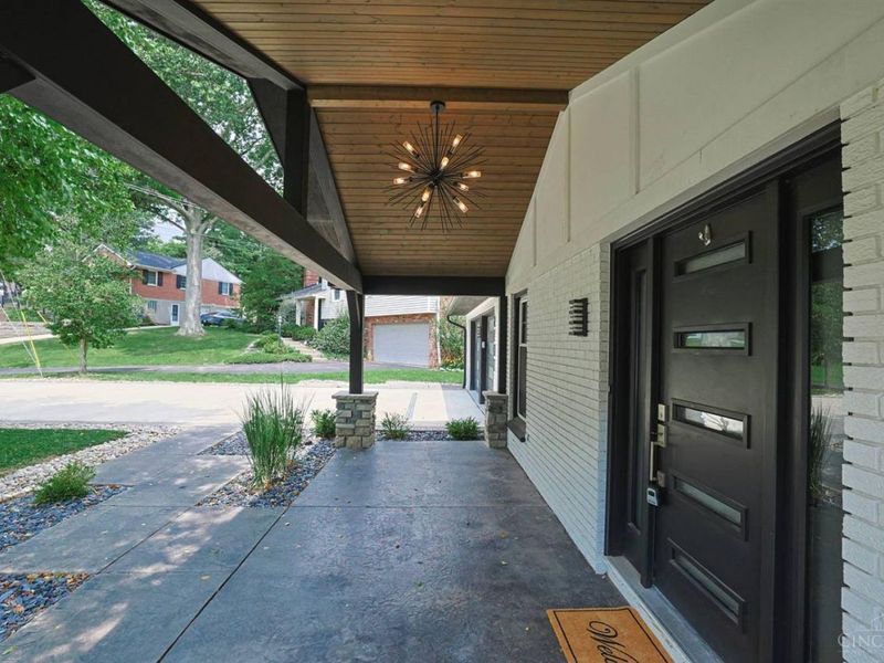8702 Appleknoll Lane, Sycamore Township, OH 45236 Photo 3