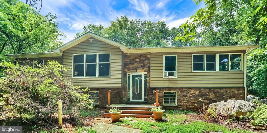 19 WOODS LANE, BARTO, PA 19504
