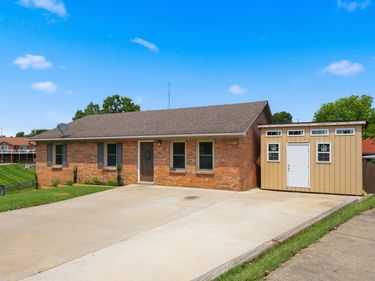 2218 Woodford Drive, Richmond, KY 40475