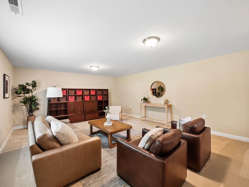 2027 Tulip Way, Lewis Center, OH 43035 Photo 44